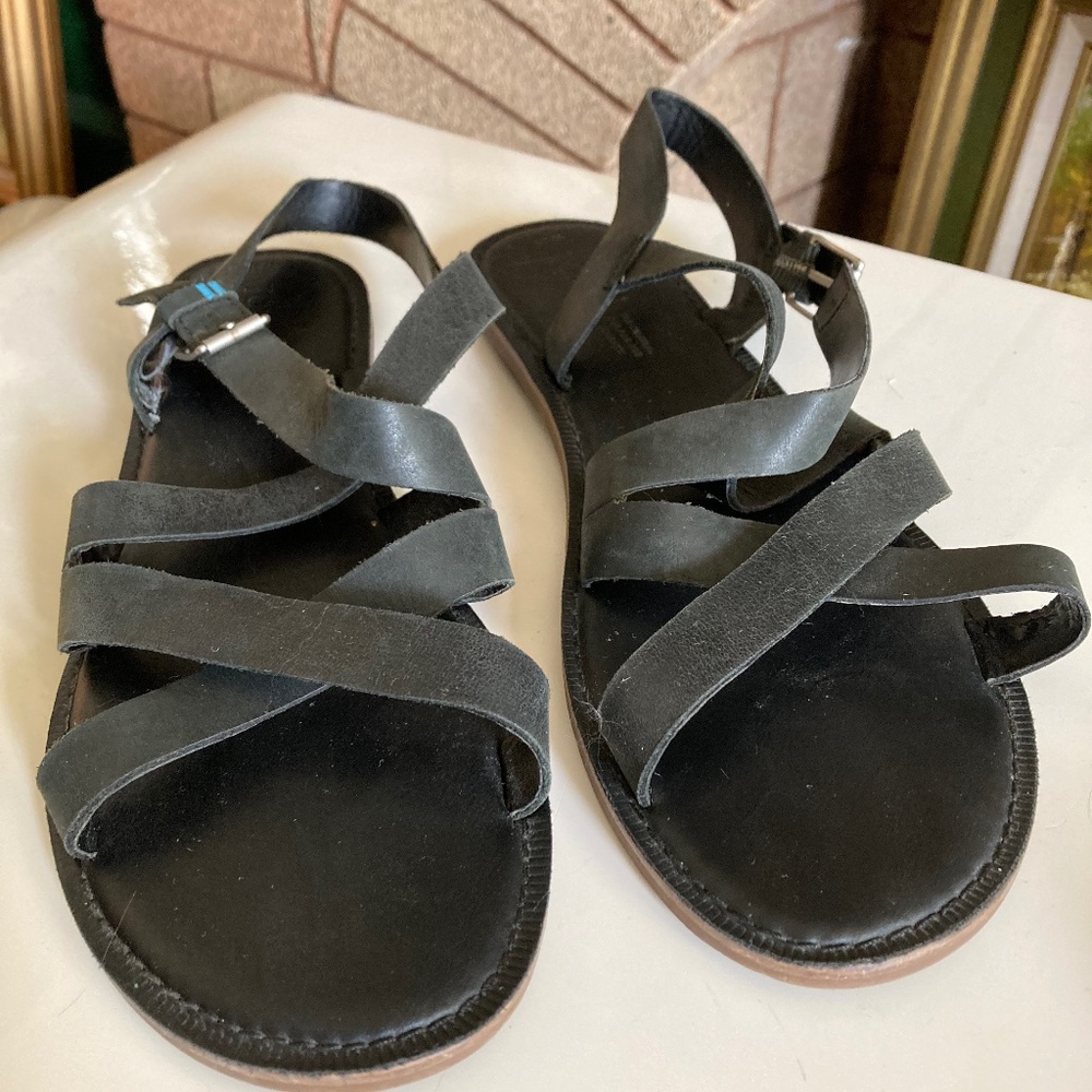 TOMS Black Leather Strap Sandals Women’s Size 10